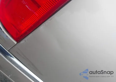 2005 Lincoln Town Car Signature z USA, uszkodzony, nr VIN 1LNHM81W75Y606604